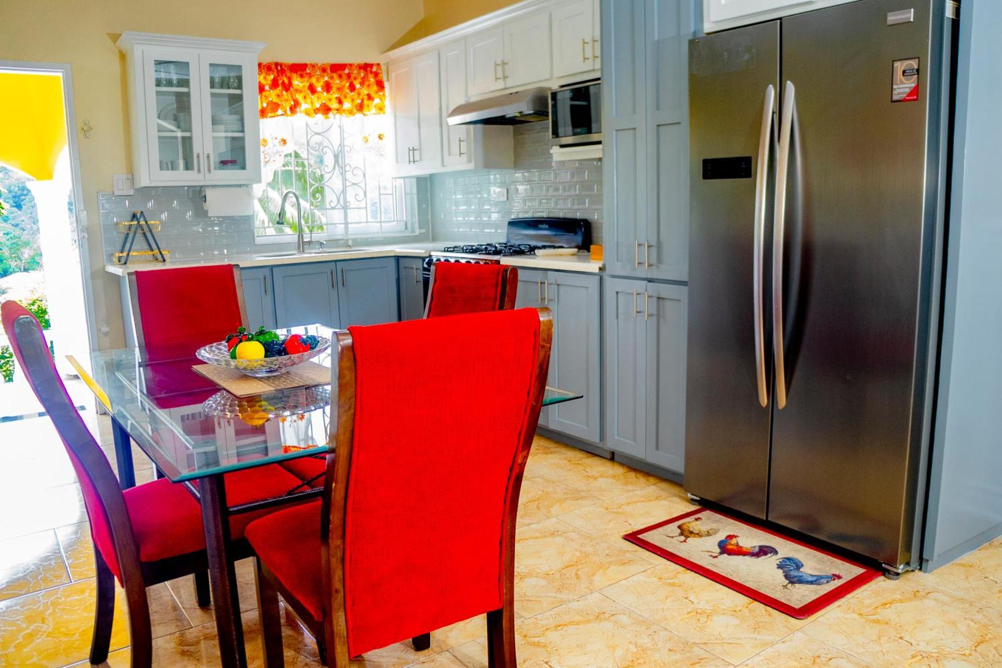 Red Hassell Manor Hotel ปอร์ตอันโตนิโอ ภายนอก รูปภาพ